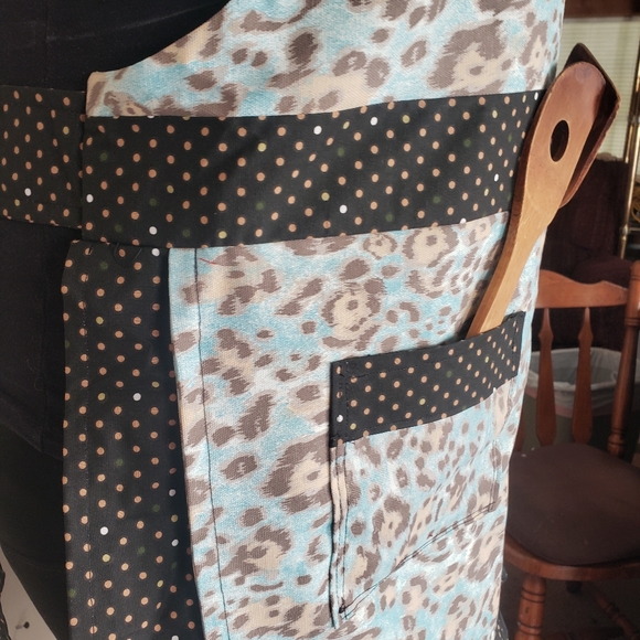 Teal Leopard Print Handmade Kitchen Apron - Picture 7 of 9